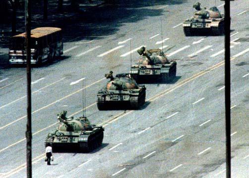 {Photo: theclick.us/2009/06/behind-the-scenes-tank-man-of-tiananmen/}