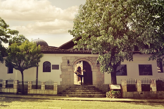 {Photo: Rina Hapçiu}